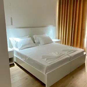 Violet's Boutique Sarandë